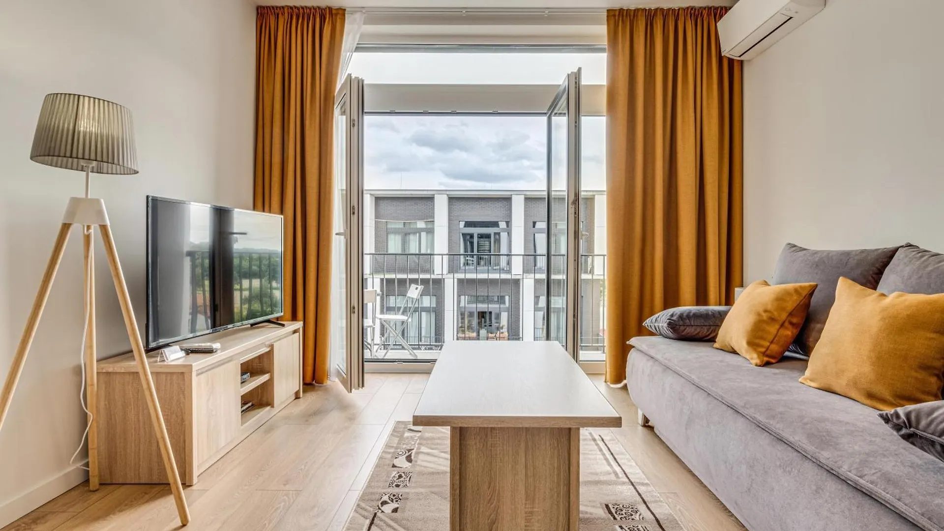 Rentplanet - Apartamenty Zarembowicza Wrocław 0*,